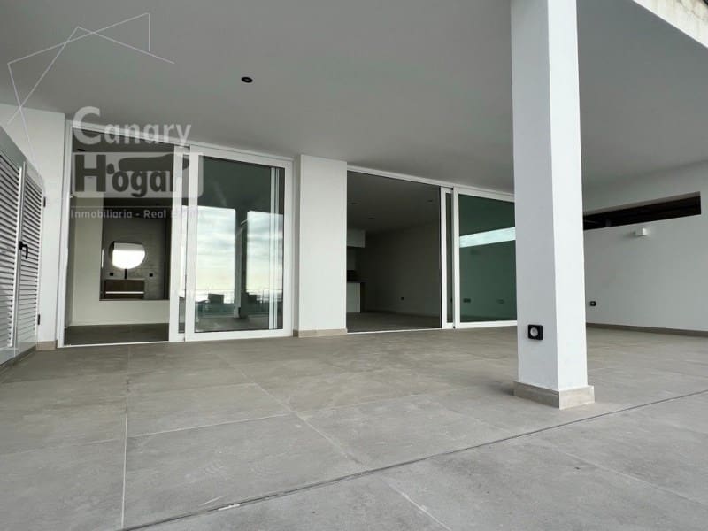 3 bedroom Flat for sale in Costa del Silencio with pool garage - € 685,000 (Ref: 9834159)