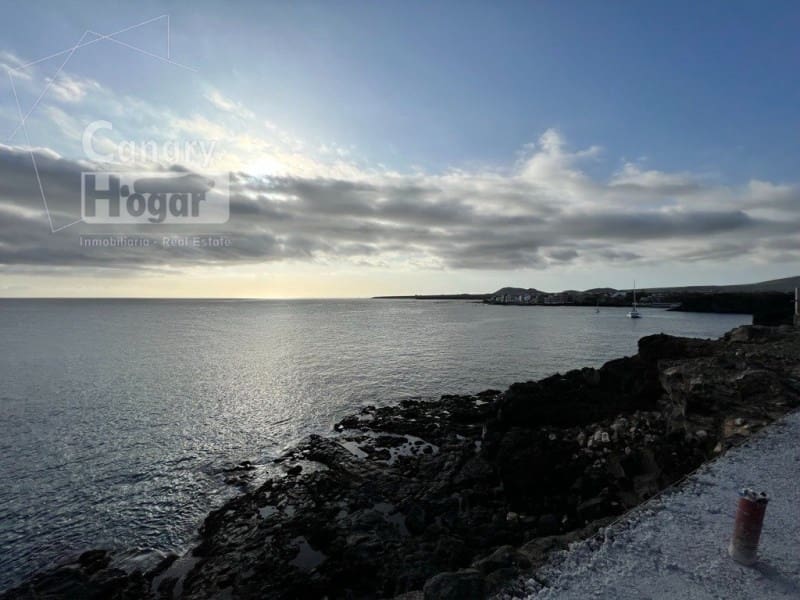 3 bedroom Flat for sale in Costa del Silencio with pool garage - € 685,000 (Ref: 9834159)