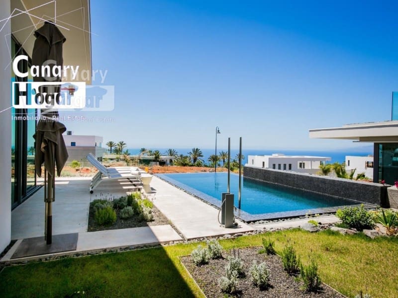 3 bedroom Villa for sale in Guia de Isora with pool garage - € 1,830,000 (Ref: 9834162)