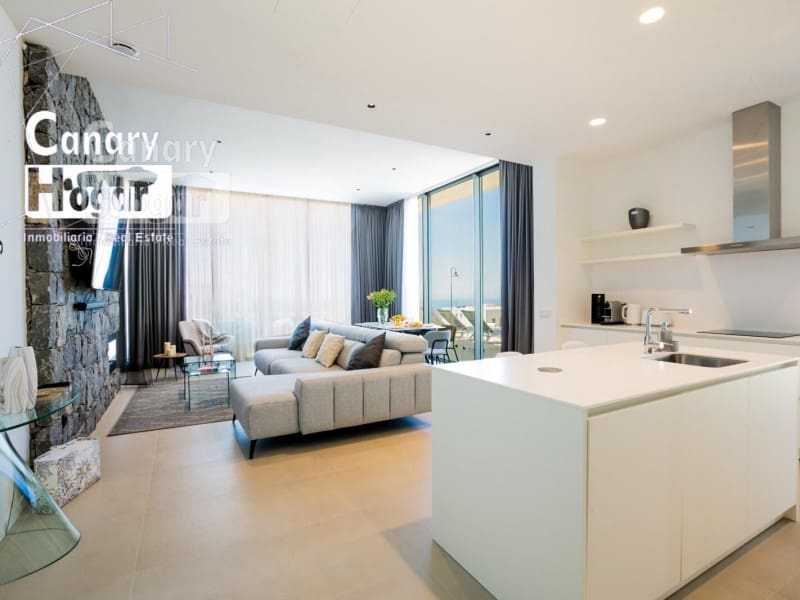 3 bedroom Villa for sale in Guia de Isora with pool garage - € 1,830,000 (Ref: 9834162)