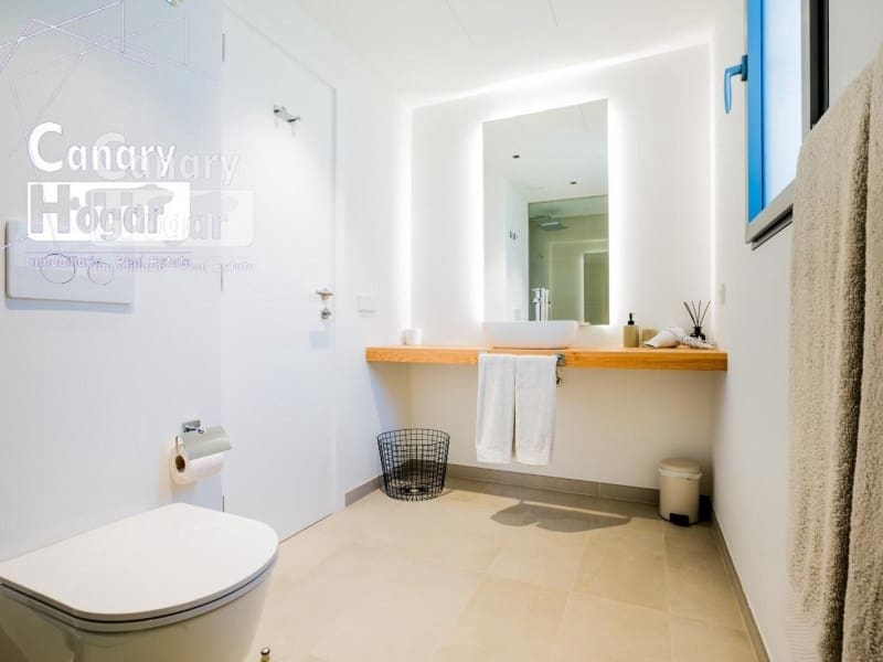 3 bedroom Villa for sale in Guia de Isora with pool garage - € 1,830,000 (Ref: 9834162)