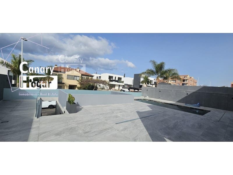4 soverom Villa til salgs i Costa Adeje med svømmebasseng garasje - € 1 750 000 (Ref: 9834163)