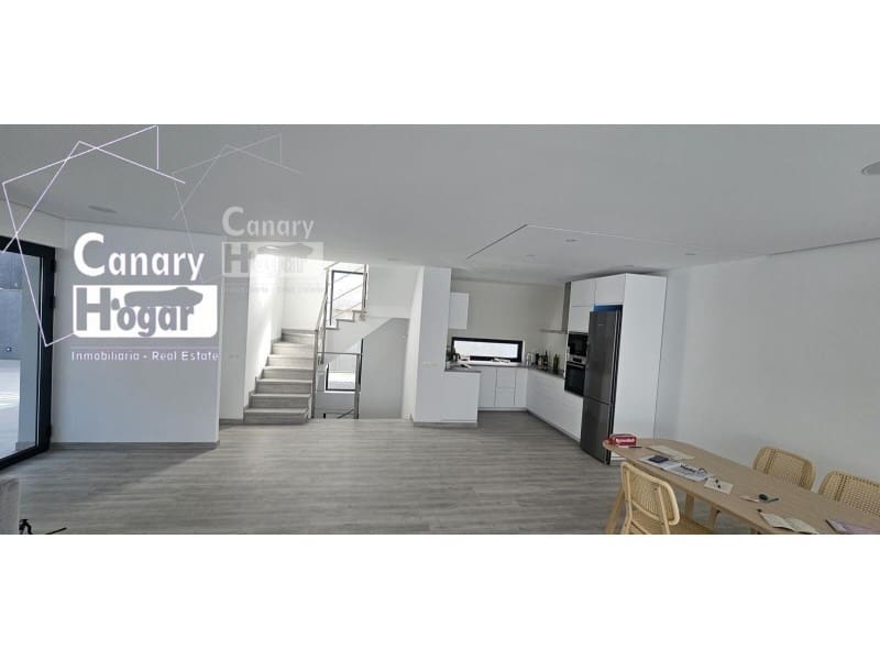 4 soverom Villa til salgs i Costa Adeje med svømmebasseng garasje - € 1 750 000 (Ref: 9834163)
