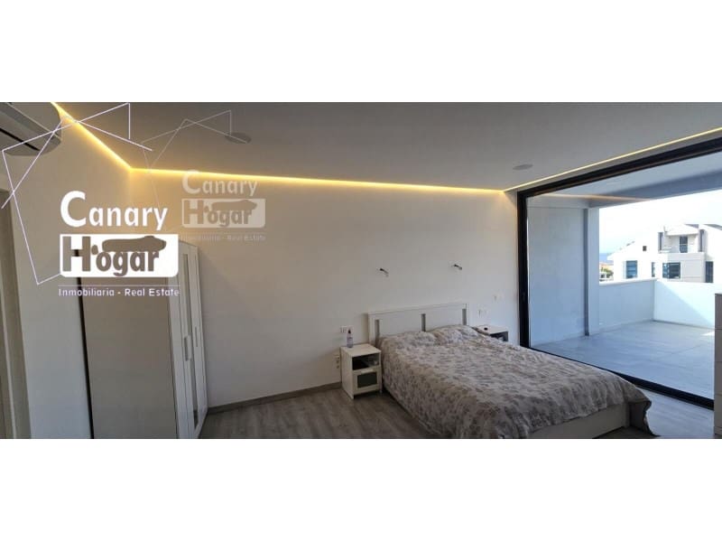 4 soverom Villa til salgs i Costa Adeje med svømmebasseng garasje - € 1 750 000 (Ref: 9834163)