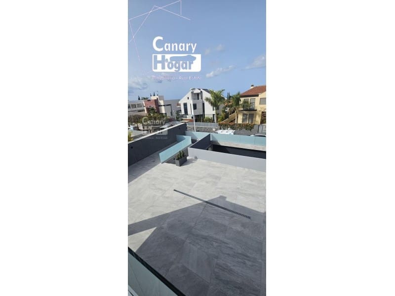 4 soverom Villa til salgs i Costa Adeje med svømmebasseng garasje - € 1 750 000 (Ref: 9834163)