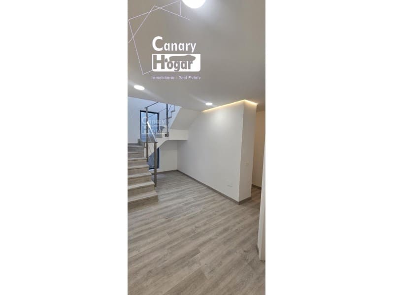 4 soverom Villa til salgs i Costa Adeje med svømmebasseng garasje - € 1 750 000 (Ref: 9834163)