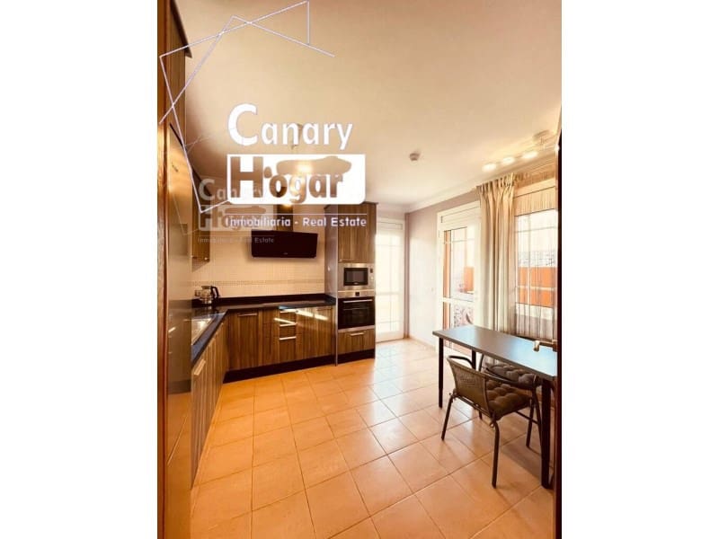 4 bedroom Villa for sale in Los Cristianos with pool garage - € 775,000 (Ref: 9834165)