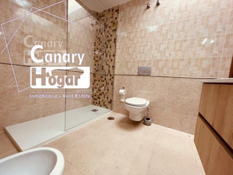 4 bedroom Villa for sale in Los Cristianos with pool garage - € 775,000 (Ref: 9834165)