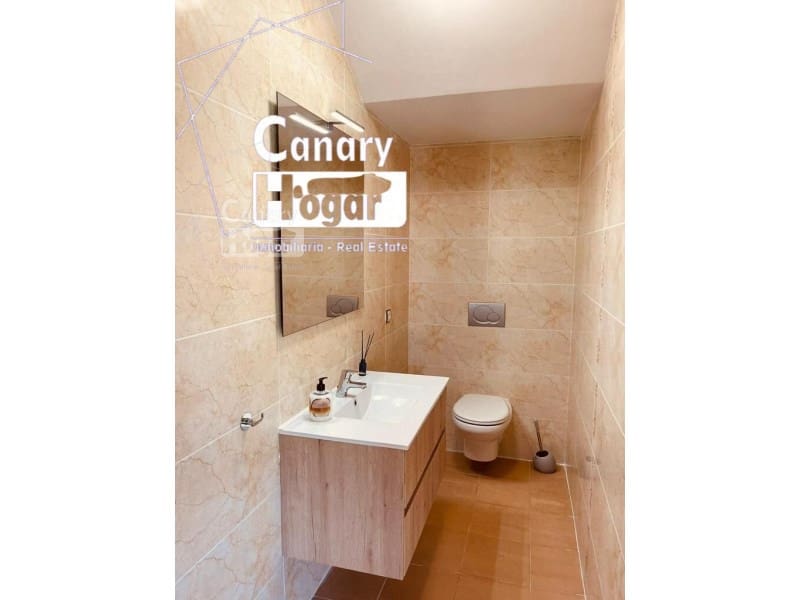 4 bedroom Villa for sale in Los Cristianos with pool garage - € 775,000 (Ref: 9834165)