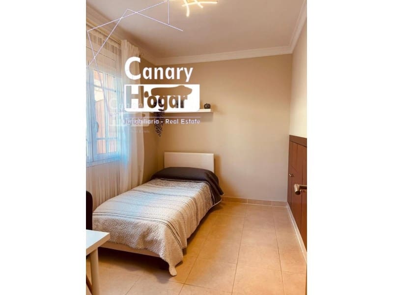 4 bedroom Villa for sale in Los Cristianos with pool garage - € 775,000 (Ref: 9834165)