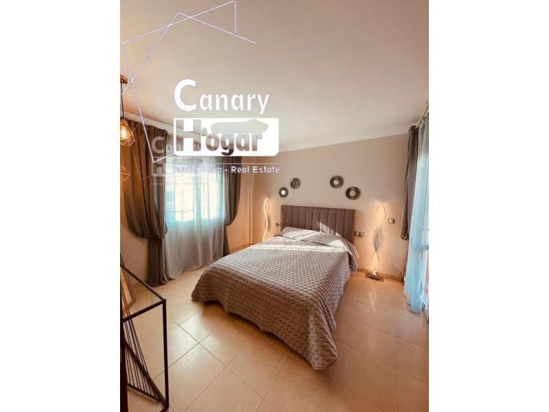 4 bedroom Villa for sale in Los Cristianos with pool garage - € 775,000 (Ref: 9834165)