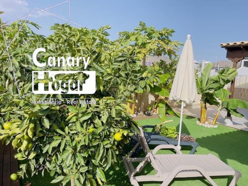 4 bedroom Villa for sale in Los Cristianos with pool garage - € 775,000 (Ref: 9834165)