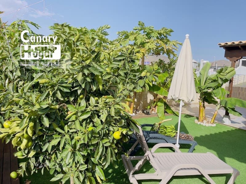 4 bedroom Villa for sale in Los Cristianos with pool garage - € 775,000 (Ref: 9834165)
