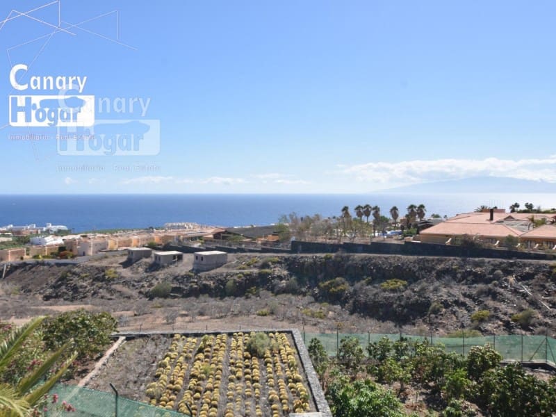 4 bedroom Villa for sale in Adeje with garage - € 950,000 (Ref: 9834166)