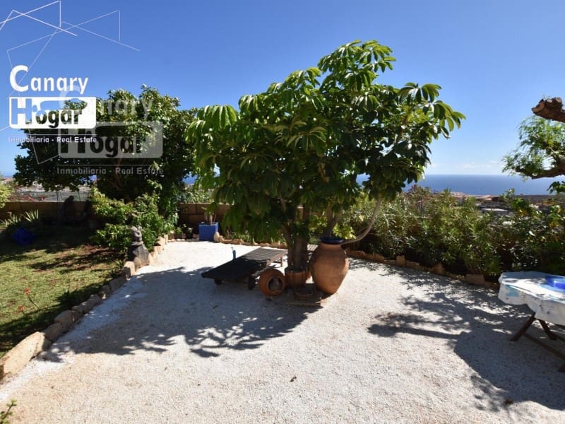 4 bedroom Villa for sale in Adeje with garage - € 950,000 (Ref: 9834166)