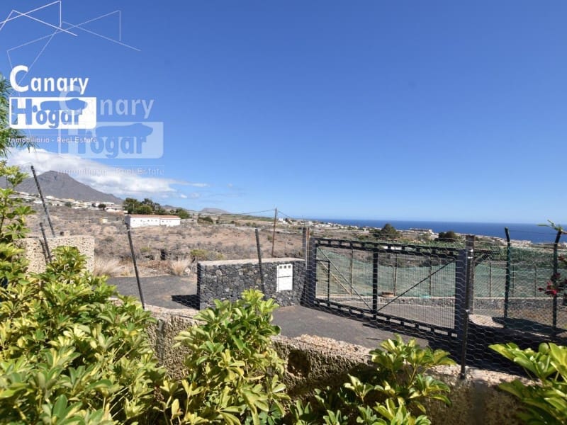 4 bedroom Villa for sale in Adeje with garage - € 950,000 (Ref: 9834166)