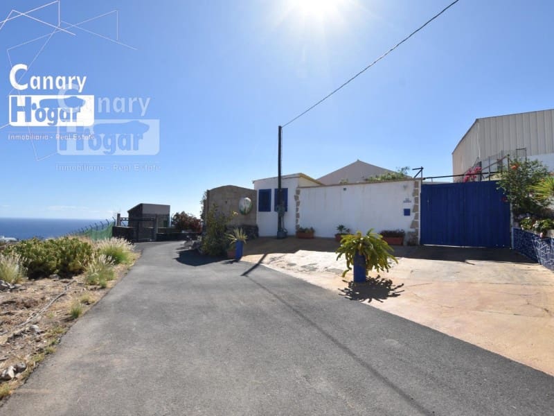 4 bedroom Villa for sale in Adeje with garage - € 950,000 (Ref: 9834166)