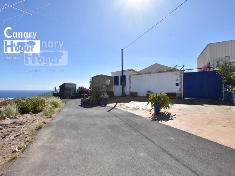 4 bedroom Villa for sale in Adeje with garage - € 950,000 (Ref: 9834166)