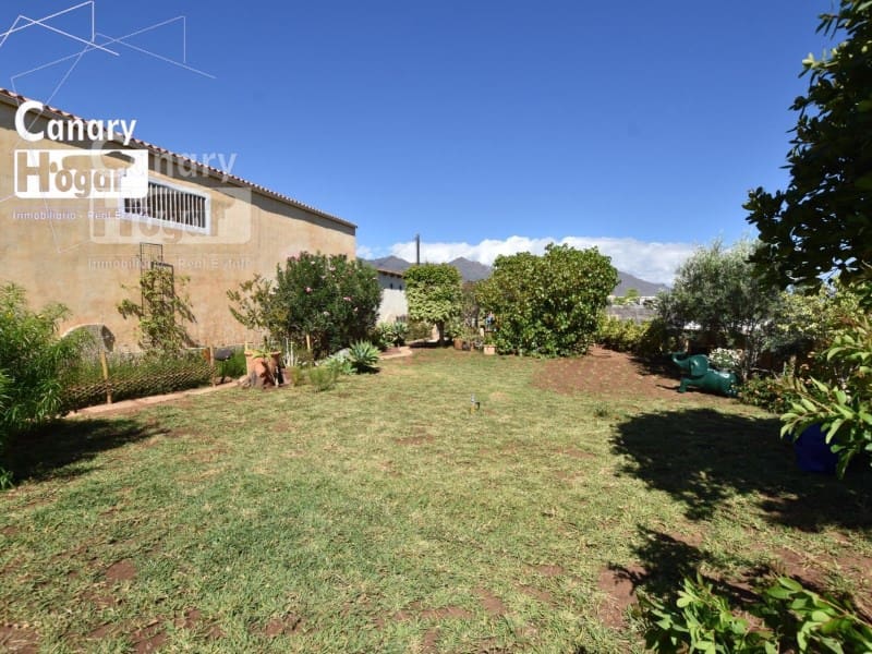 4 bedroom Villa for sale in Adeje with garage - € 950,000 (Ref: 9834166)