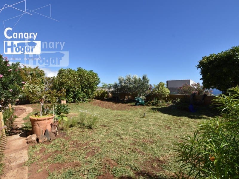 4 bedroom Villa for sale in Adeje with garage - € 950,000 (Ref: 9834166)