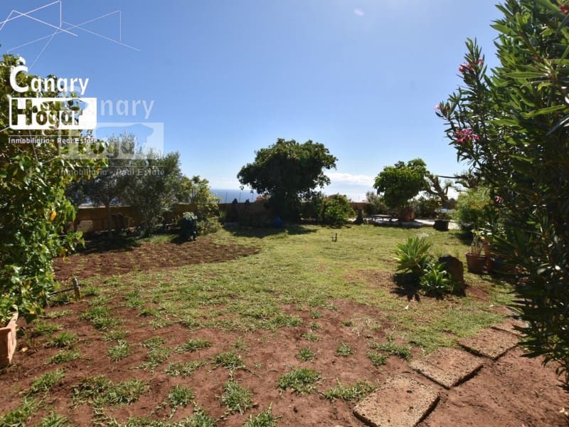 4 bedroom Villa for sale in Adeje with garage - € 950,000 (Ref: 9834166)