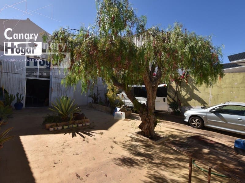 4 bedroom Villa for sale in Adeje with garage - € 950,000 (Ref: 9834166)