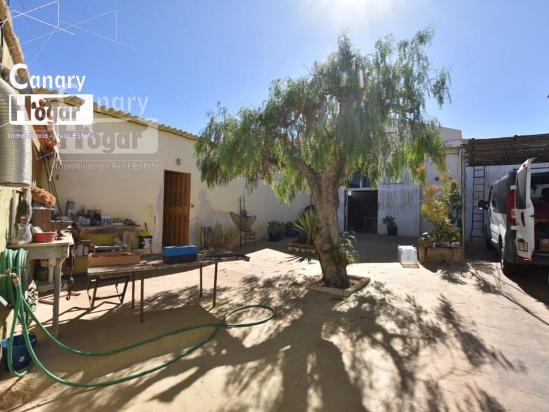 4 bedroom Villa for sale in Adeje with garage - € 950,000 (Ref: 9834166)