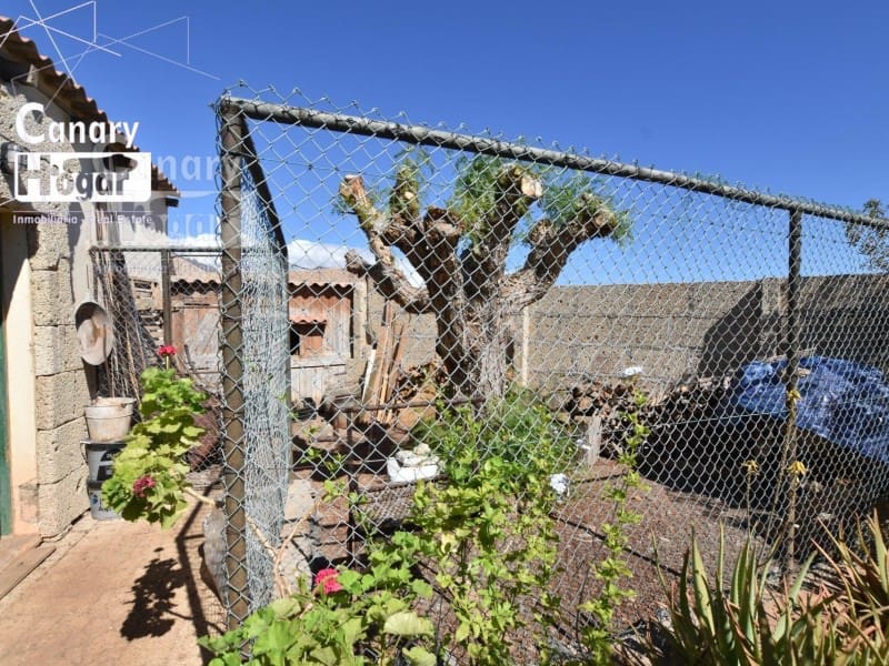 4 bedroom Villa for sale in Adeje with garage - € 950,000 (Ref: 9834166)