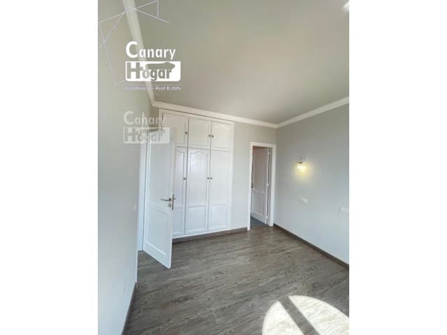 Chalet de 3 habitaciones en San Eugenio Alto, Adeje en venta con garaje - 530.000 € (Ref: 9834171)