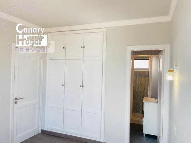 Chalet de 3 habitaciones en San Eugenio Alto, Adeje en venta con garaje - 530.000 € (Ref: 9834171)