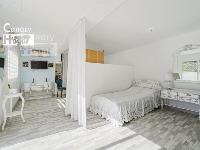 10 bedroom Villa for sale in Costa Adeje with pool garage - € 2,500,000 (Ref: 9834177)
