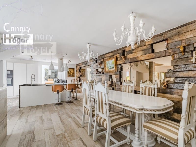 10 bedroom Villa for sale in Costa Adeje with pool garage - € 2,500,000 (Ref: 9834177)