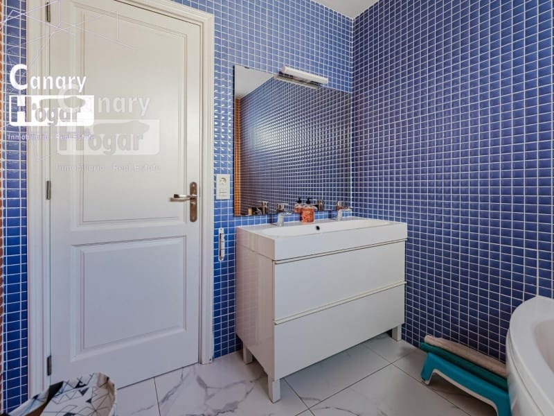 10 bedroom Villa for sale in Costa Adeje with pool garage - € 2,500,000 (Ref: 9834177)