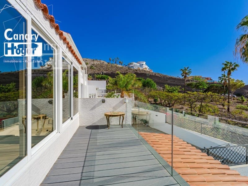 10 bedroom Villa for sale in Costa Adeje with pool garage - € 2,500,000 (Ref: 9834177)
