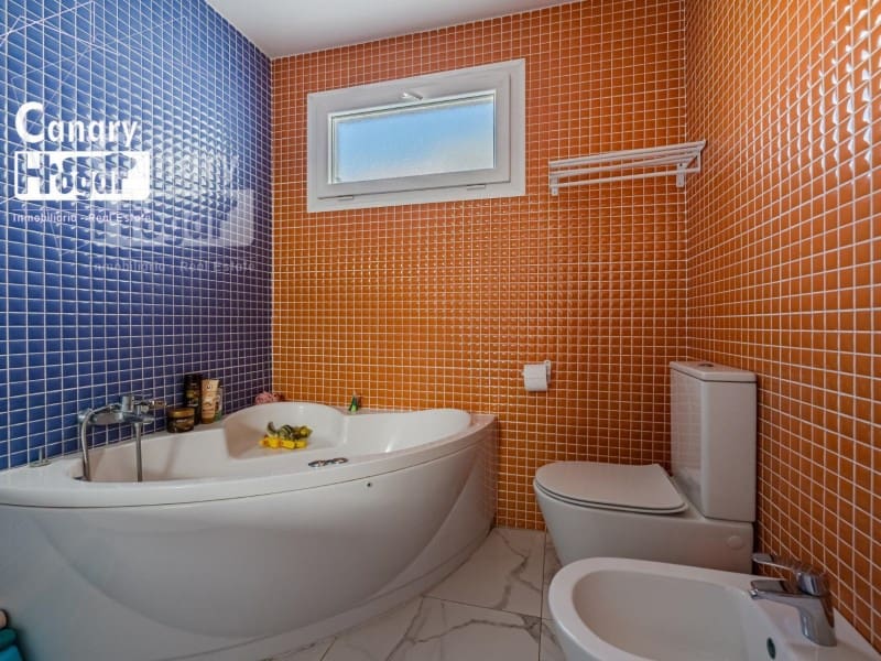 10 bedroom Villa for sale in Costa Adeje with pool garage - € 2,500,000 (Ref: 9834177)