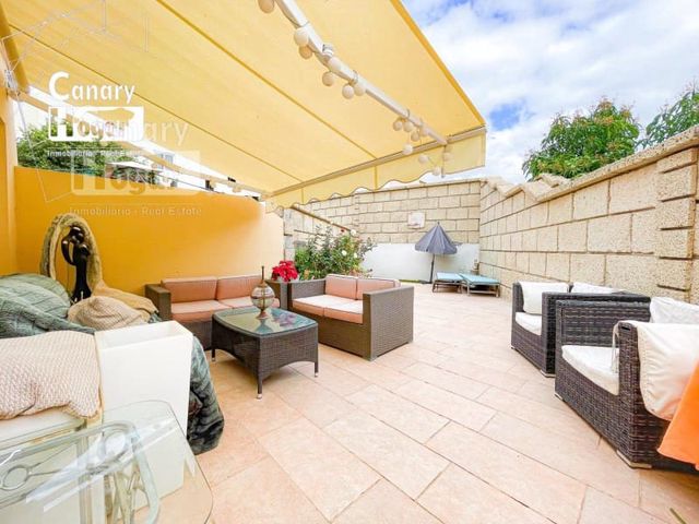 4 bedroom Villa for sale in Playa de Fañabé Alto, Adeje with pool garage - € 669,000 (Ref: 9836407)