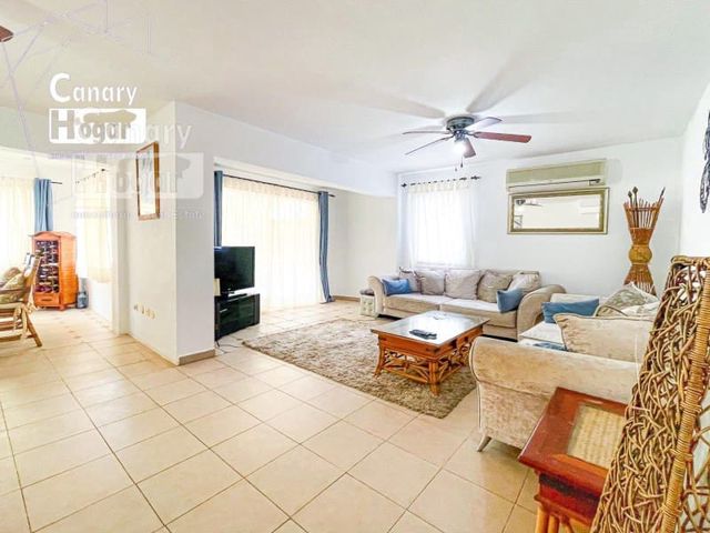 4 bedroom Villa for sale in Playa de Fañabé Alto, Adeje with pool garage - € 669,000 (Ref: 9836407)
