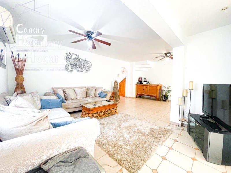 4 soveværelse Villa til salg i Costa Adeje med swimmingpool garage - € 669.000 (Ref: 9836407)