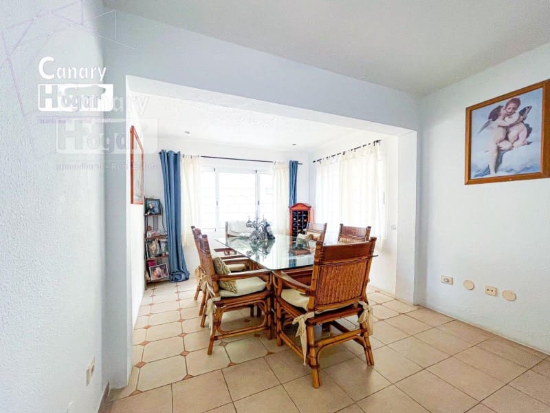 4 soveværelse Villa til salg i Costa Adeje med swimmingpool garage - € 669.000 (Ref: 9836407)