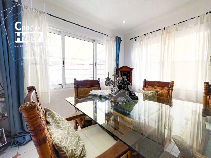 4 soveværelse Villa til salg i Costa Adeje med swimmingpool garage - € 669.000 (Ref: 9836407)