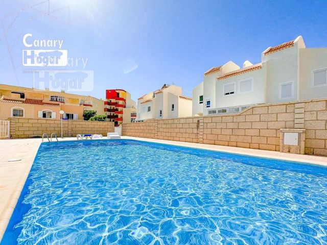 4 bedroom Villa for sale in Playa de Fañabé Alto, Adeje with pool garage - € 669,000 (Ref: 9836407)