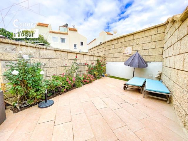 4 bedroom Villa for sale in Playa de Fañabé Alto, Adeje with pool garage - € 669,000 (Ref: 9836407)