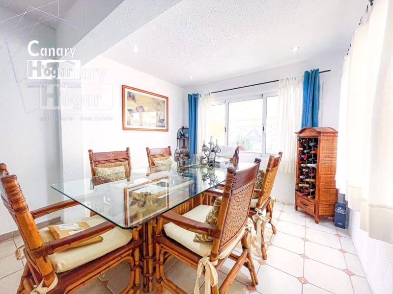 4 soveværelse Villa til salg i Costa Adeje med swimmingpool garage - € 669.000 (Ref: 9836407)