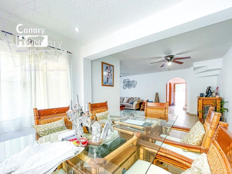 4 soveværelse Villa til salg i Costa Adeje med swimmingpool garage - € 669.000 (Ref: 9836407)