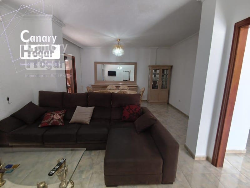 3 bedroom Apartment for sale in Los Cristianos with garage - € 549,000 (Ref: 9836409)