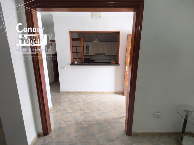 3 bedroom Apartment for sale in Los Cristianos with garage - € 549,000 (Ref: 9836409)