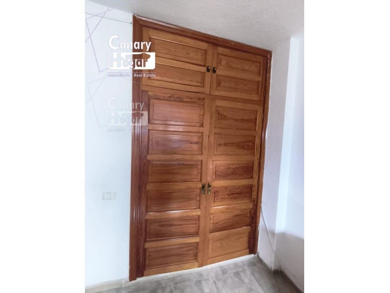 3 bedroom Apartment for sale in Los Cristianos with garage - € 549,000 (Ref: 9836409)