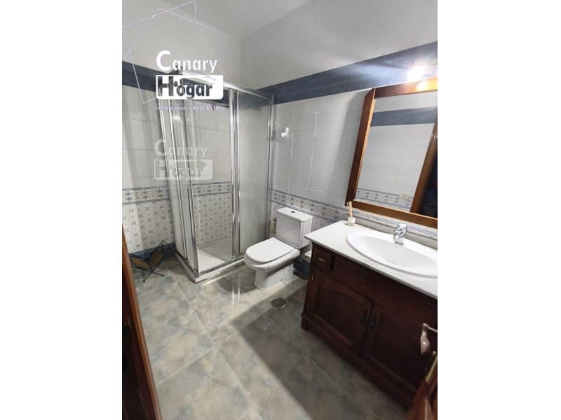 3 bedroom Apartment for sale in Los Cristianos with garage - € 549,000 (Ref: 9836409)