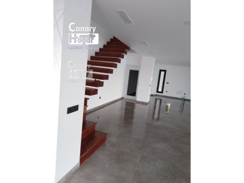 4 sovrum Villa till salu i Costa Adeje med pool garage - 1 950 000 € (Ref: 9836413)