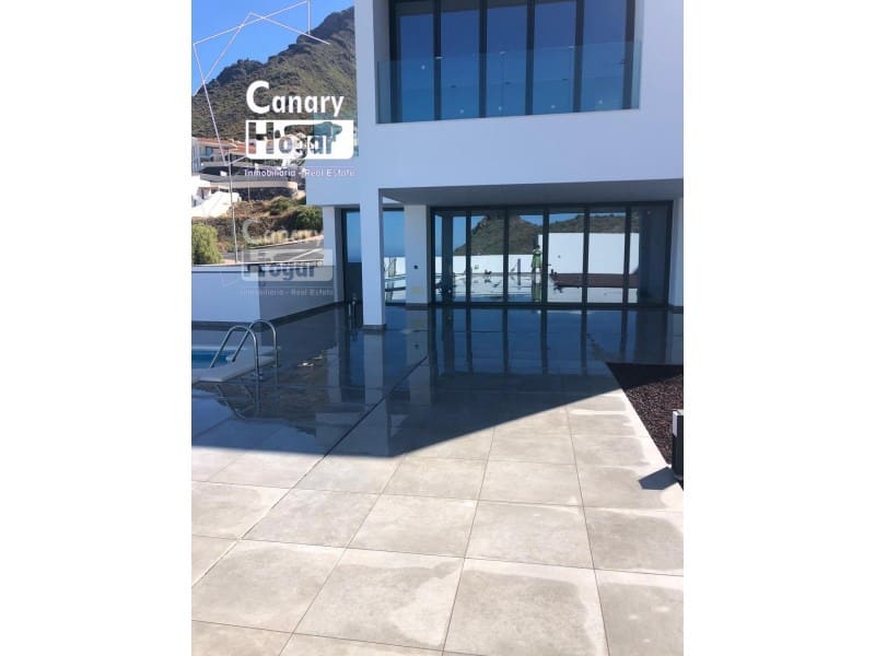 4 sovrum Villa till salu i Costa Adeje med pool garage - 1 950 000 € (Ref: 9836413)